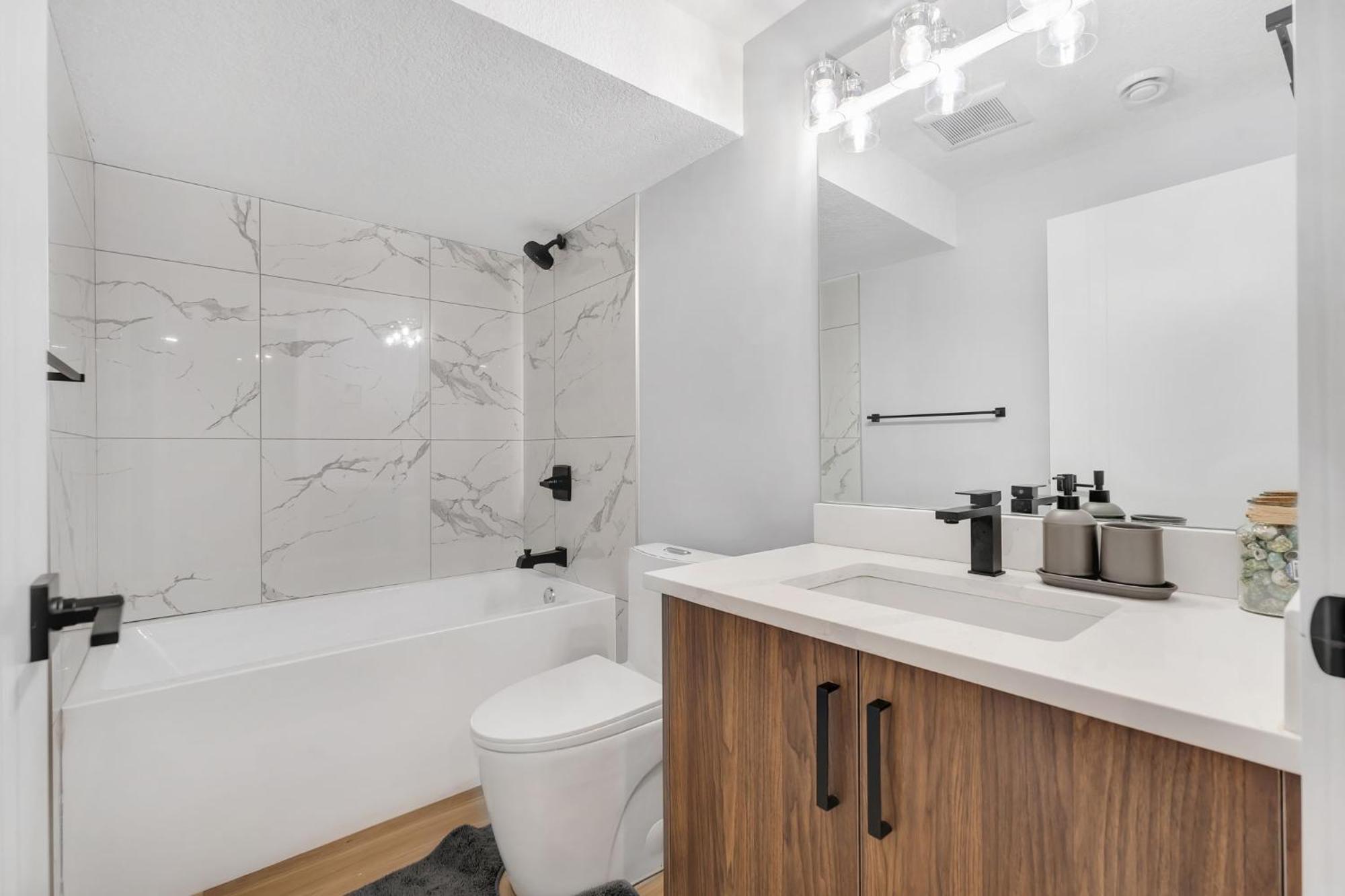 2 Bedroom Cozy Basement Secondary Suite YYC Exterior foto